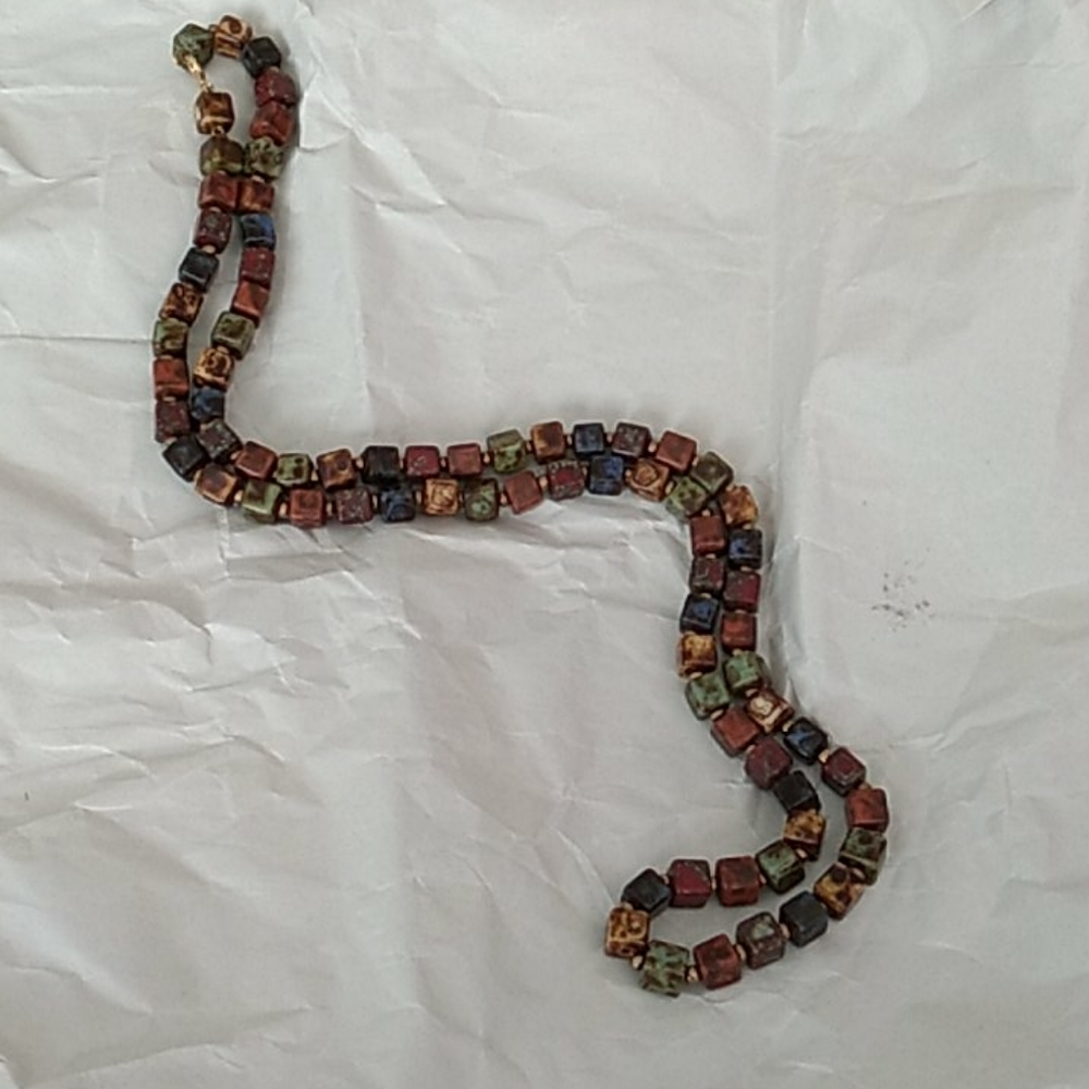 Bead necklace